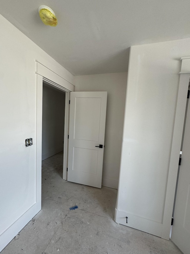 446 Roberts St, Murfreesboro, TN 37130 - empty room with concrete flooring