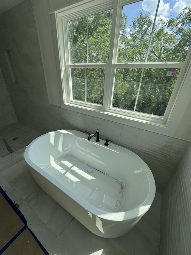 446 Roberts St, Murfreesboro, TN 37130 - bathroom with a freestanding bath