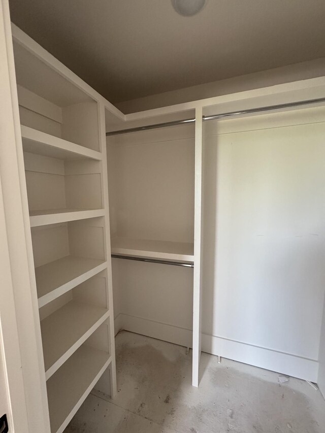 446 Roberts St, Murfreesboro, TN 37130 - view of walk in closet