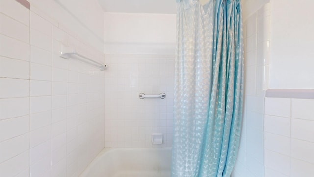 1001 Clearview Dr, Mount Juliet, TN 37122 - full bathroom featuring shower / bath combination with curtain