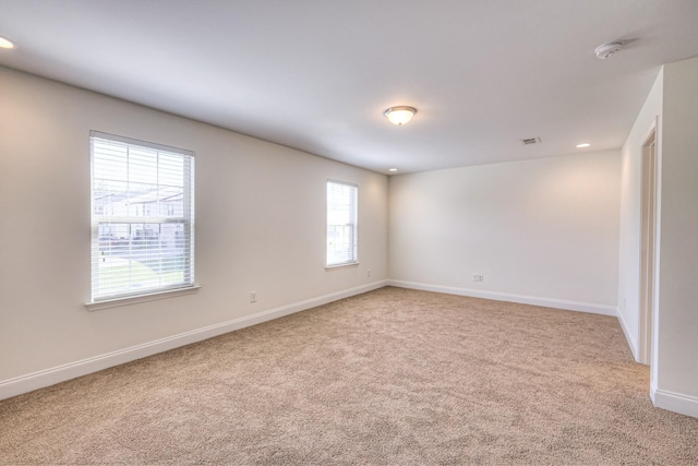 956 Innsbrooke Ave, Hendersonville, TN 37075 - empty room featuring light carpet, baseboards, recessed lighting, and a smoke detector