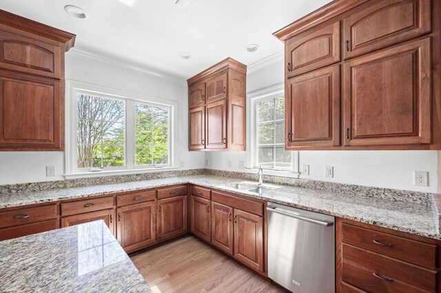 1008 Green Hill Cv, Brentwood, TN 37027 - kitchen featuring light wood-style flooring, a sink, light stone counters, dishwasher, and ornamental molding