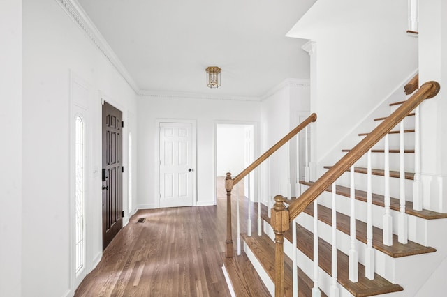 1008 Green Hill Cv, Brentwood, TN 37027 - foyer entrance featuring baseboards, wood finished floors, stairway, and crown molding