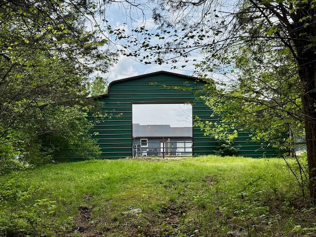 view of outdoor structure