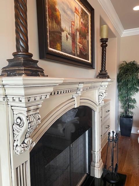 889 Plantation Blvd, Gallatin, TN 37066 - interior details featuring crown molding