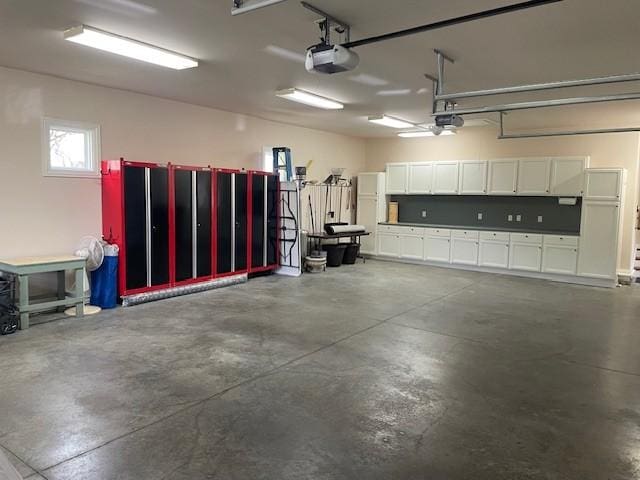 889 Plantation Blvd, Gallatin, TN 37066 - garage featuring a garage door opener