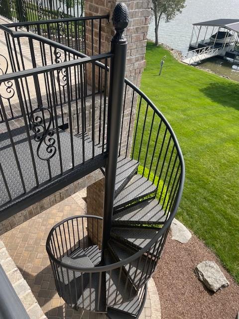 889 Plantation Blvd, Gallatin, TN 37066 - balcony with a water view