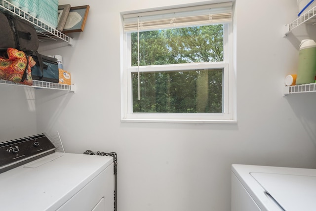 6336 Hickory Dr, Centerville, TN 37033 - laundry room featuring independent washer and dryer