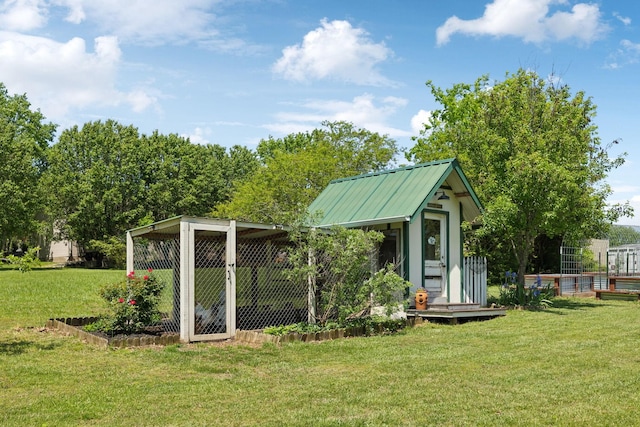 view of outdoor structure featuring an outdoor structure