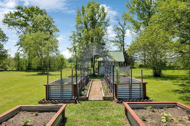 view of yard featuring a vegetable garden