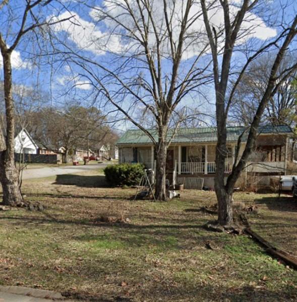 518 Basswood Ave, Nashville, TN 37209 - view of yard with covered porch
