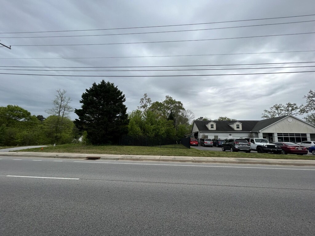 8494 E Brainerd Rd, Chattanooga, TN 37421