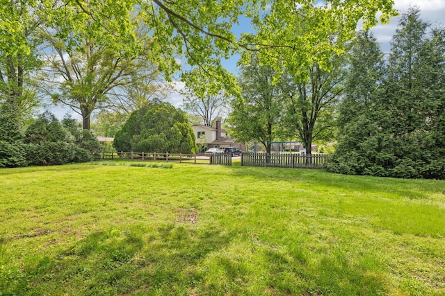 909 Hillsboro Rd, Franklin, TN 37064 - view of yard featuring fence