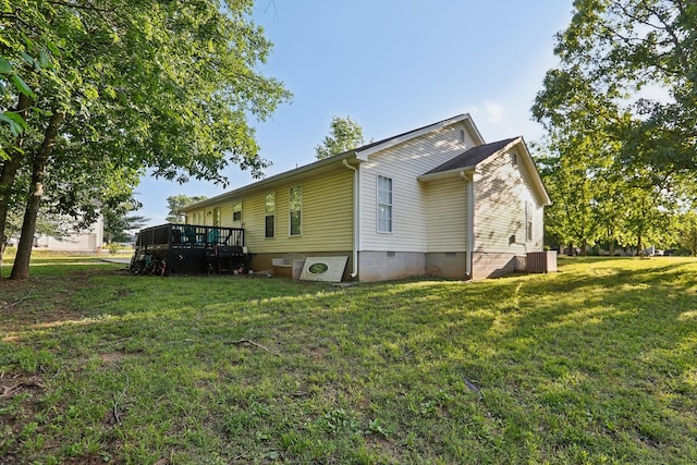 4726 Hickory Ln, Murfreesboro, TN 37129 - view of side of home with crawl space, central AC, and a lawn