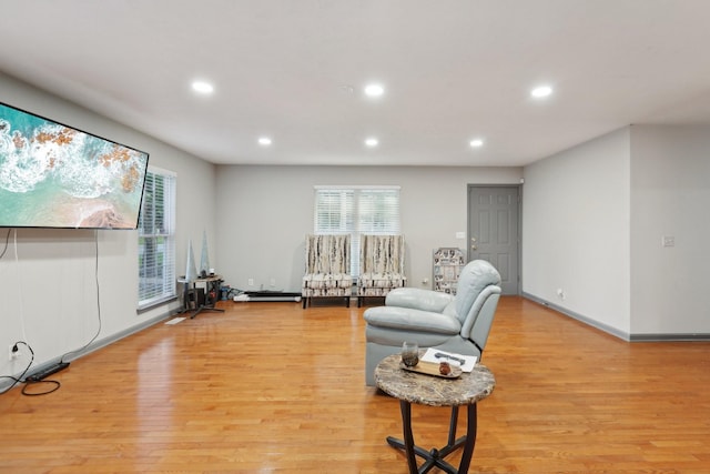 4726 Hickory Ln, Murfreesboro, TN 37129 - living area with recessed lighting, light wood-style flooring, plenty of natural light, and baseboards