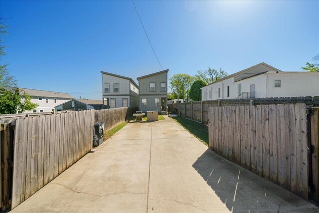 2123A 14th Ave N, Nashville, TN 37208 - exterior space featuring a fenced backyard