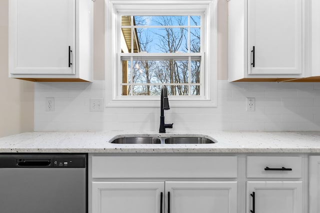 998 Alton Dr, Clarksville, TN 37043 - kitchen featuring backsplash, dishwasher, white cabinetry, and a sink