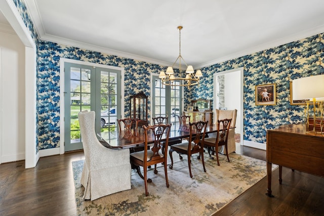6124 Montcrest Dr, Nashville, TN 37215 - dining area with wallpapered walls, an inviting chandelier, and crown molding