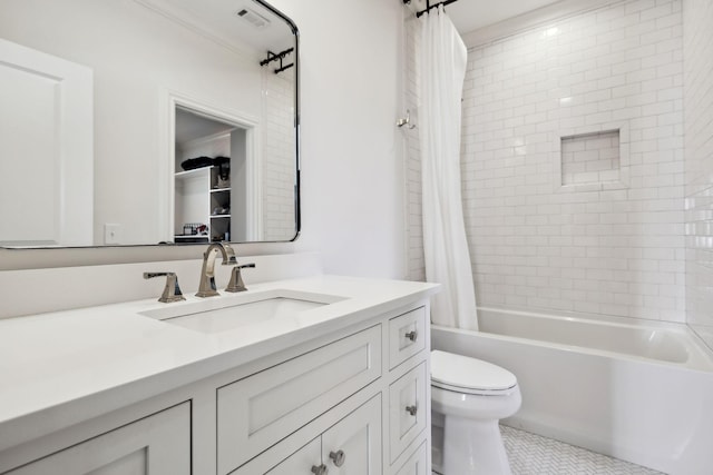 6124 Montcrest Dr, Nashville, TN 37215 - full bathroom with tile patterned flooring, visible vents, toilet, vanity, and shower / bath combo with shower curtain