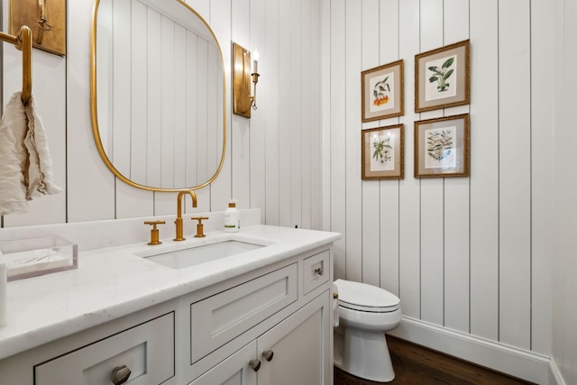 6124 Montcrest Dr, Nashville, TN 37215 - bathroom with toilet, vanity, and wood finished floors