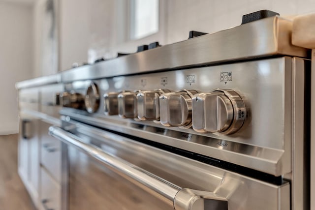 details with high end stove