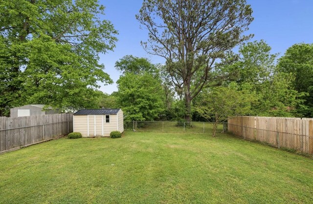 1901 Cherry St, Columbia, TN 38401 - view of yard