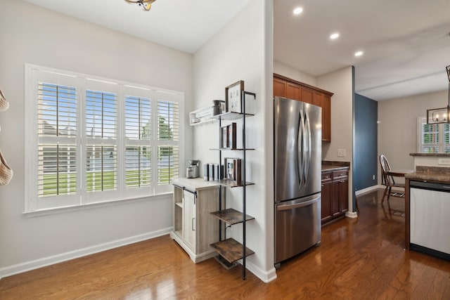 2142 Gold Valley Dr, Murfreesboro, TN 37130 - kitchen with dark wood-style flooring, stainless steel appliances, baseboards, and recessed lighting