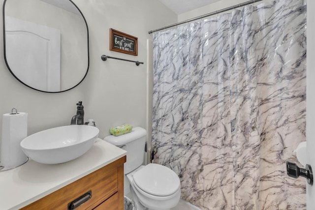 369 Talpha Dr, Dowelltown, TN 37059 - bathroom featuring toilet, vanity, and curtained shower