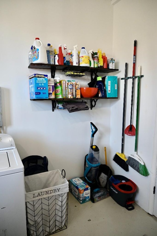 4310 Memory Ln, Adams, TN 37010 - clothes washing area with washer / clothes dryer