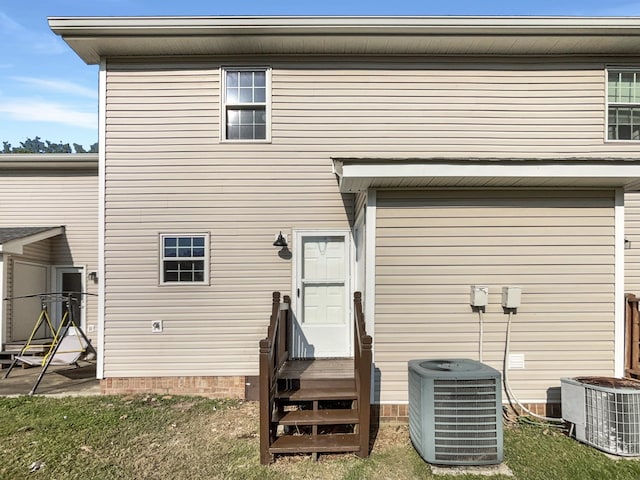 288 Donna Dr Unit F, Hendersonville, TN 37075 - back of property with central AC