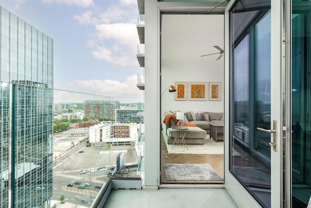 1616 W End Ave Unit 1803, Nashville, TN 37203 - entryway with a city view and a ceiling fan