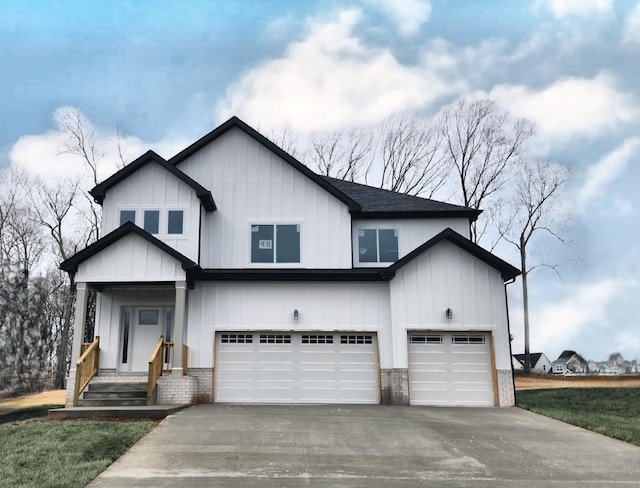 978 Alton Dr, Clarksville, TN 37043 - modern farmhouse featuring driveway, board and batten siding, and a garage