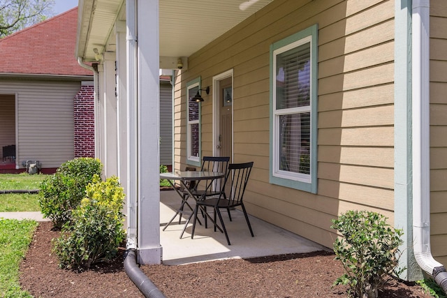 view of patio featuring covered porch