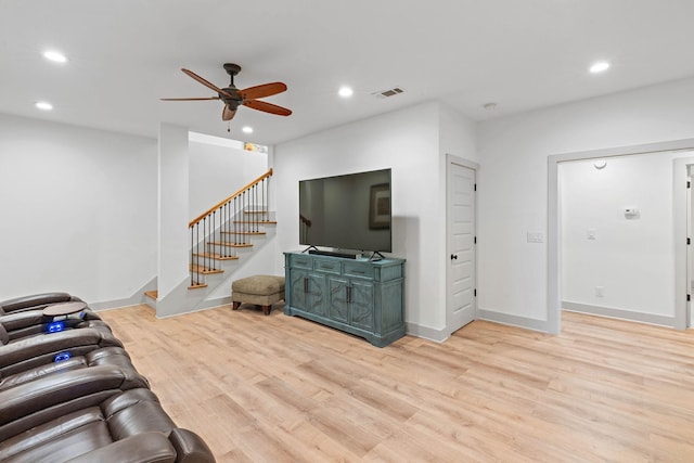 living area with recessed lighting, light wood-type flooring, and visible vents