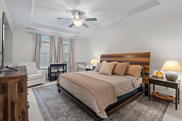131 Benjamin Ln, Hendersonville, TN 37075 - bedroom with a raised ceiling, visible vents, crown molding, and ceiling fan