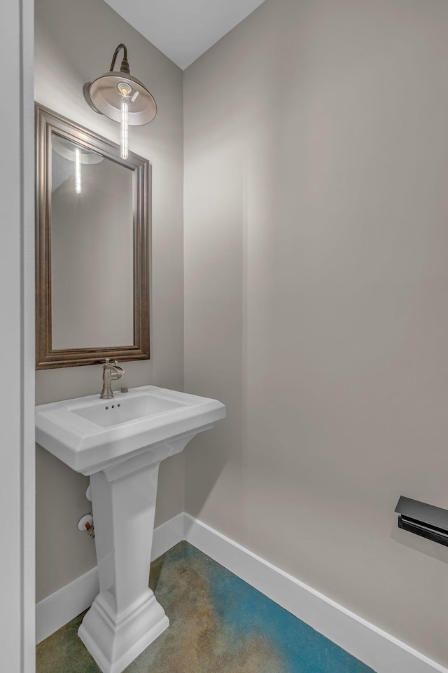 1118 Cotillion Dr, Murfreesboro, TN 37128 - bathroom featuring baseboards and a sink