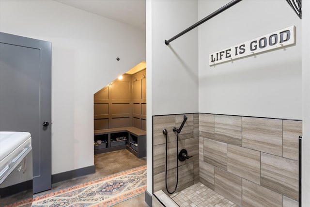 3181 Old Lebanon Dirt Rd, Mount Juliet, TN 37122 - bathroom featuring baseboards and tiled shower