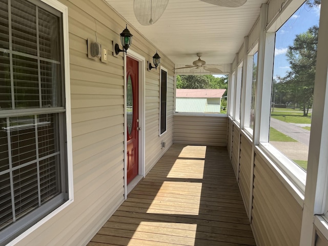 1473 Chapmansboro Rd, Chapmansboro, TN 37035 - unfurnished sunroom featuring a ceiling fan