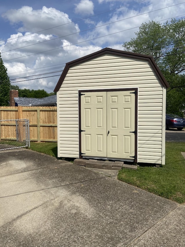 2169 Post Rd, Clarksville, TN 37043 - view of shed with fence
