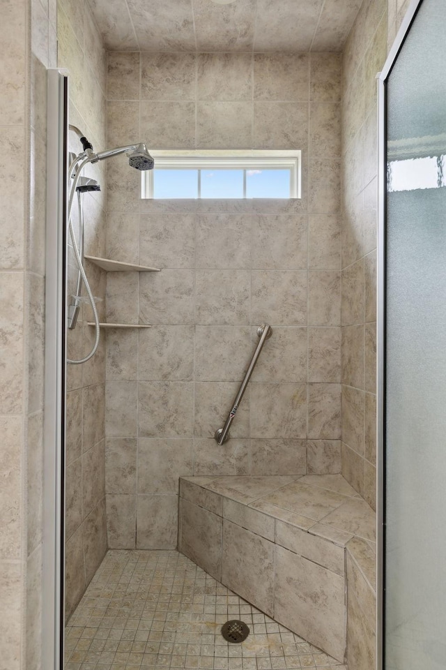132 Thornwood Pl, Hendersonville, TN 37075 - bathroom featuring a tile shower