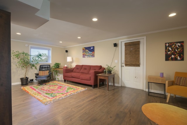 3201 Healy Dr, Nashville, TN 37207 - living area with wood finished floors, baseboards, recessed lighting, and ornamental molding