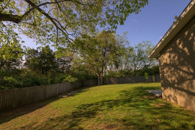3201 Healy Dr, Nashville, TN 37207 - view of yard featuring a fenced backyard