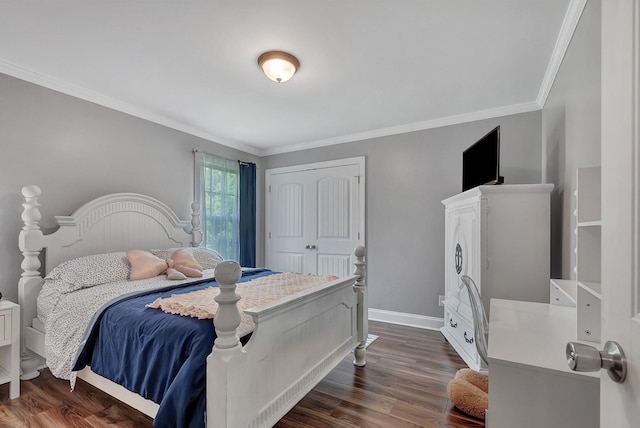 142 Sun Rise Rdg, Pulaski, TN 38478 - bedroom featuring crown molding, baseboards, dark wood finished floors, and a closet