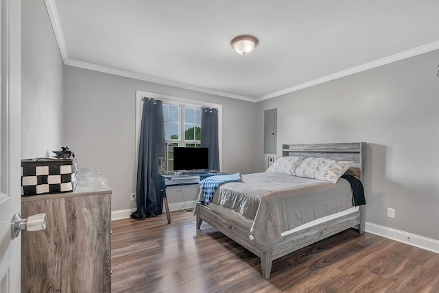 142 Sun Rise Rdg, Pulaski, TN 38478 - bedroom with crown molding, baseboards, and dark wood-style flooring