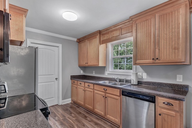 142 Sun Rise Rdg, Pulaski, TN 38478 - kitchen featuring stainless steel appliances, dark countertops, dark wood-style floors, and a sink