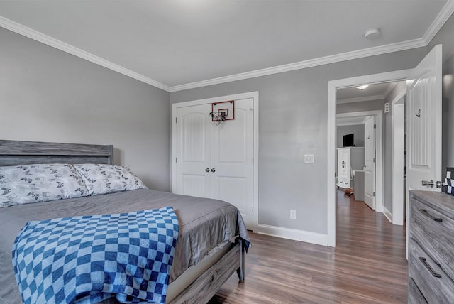 142 Sun Rise Rdg, Pulaski, TN 38478 - bedroom featuring crown molding, baseboards, wood finished floors, and a closet