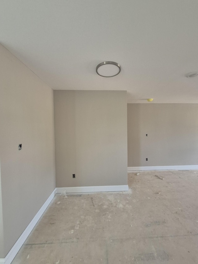 6 Hugh Hunter Rd, Oak Grove, KY 42262 - unfurnished room featuring baseboards