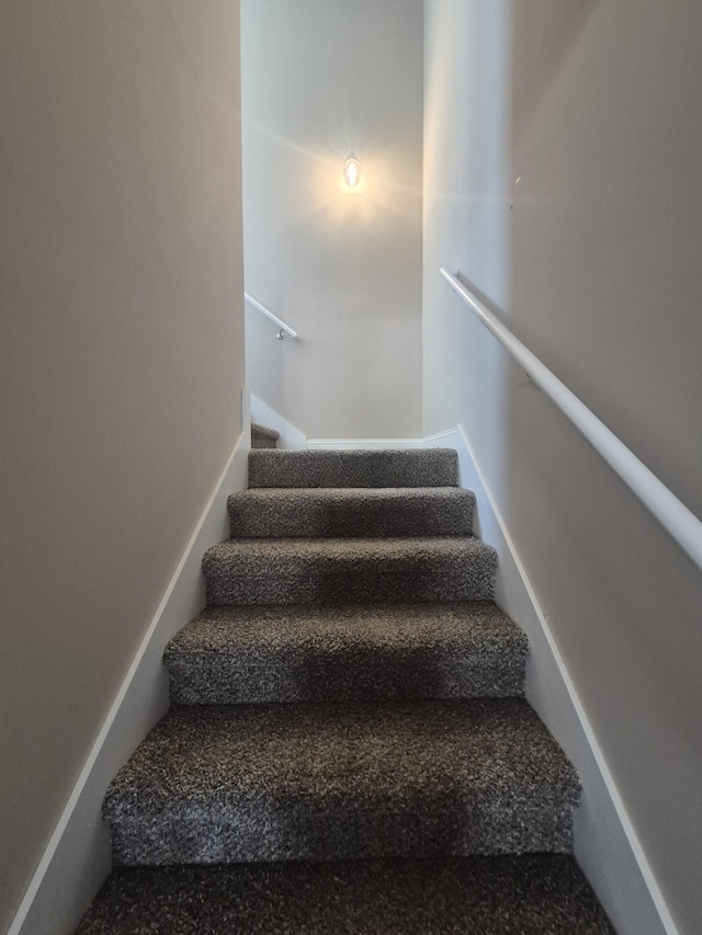 6 Hugh Hunter Rd, Oak Grove, KY 42262 - view of staircase