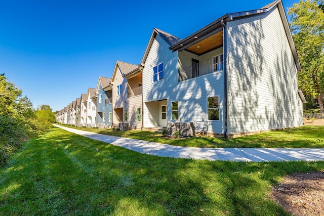 exterior space featuring a yard