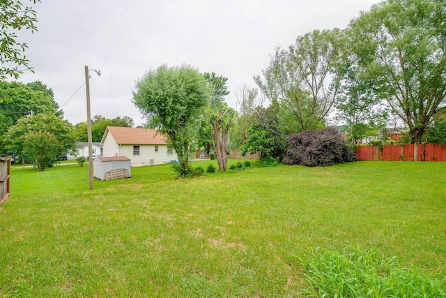 view of yard featuring fence